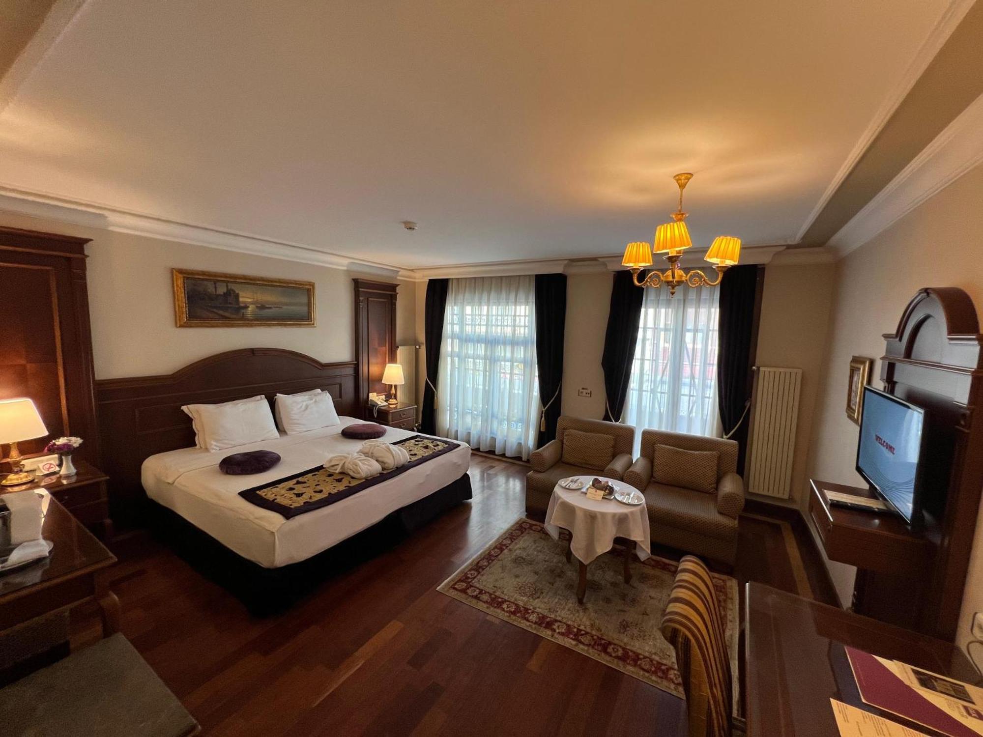 Glk Premier Regency & Hotel 3*